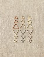 Triangle stitch markers