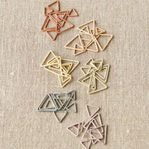 Triangle stitch markers de Cocoknits